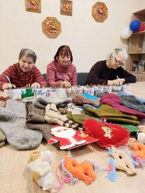 Центр общения старшего поколения Новопскова поддержал акцию «Тепло солдату»