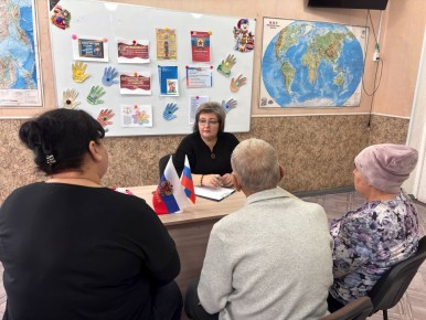 Начальник отдела по вопросам опеки, попечительства и патронажа Попова Ирина провела ряд профилактических мероприятий в Ровеньковской школе №12 им. В.Ю. Андреева