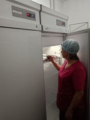 В Ровеньковский детский сад "Журавушка" поставлено новое холодильное оборудование