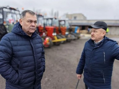 Первый заместитель Главы администрации Игорь Шмидт провёл рабочую встречу с руководством МУП «ДЭП города Рубежное» для оценки степени подготовленности предприятия к ОЗП