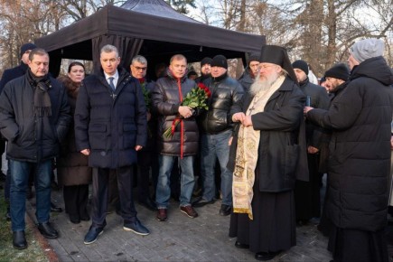 Галина Дуброва: В день рождения ЛДПР – дань памяти Владимиру Жириновскому на Новодевичьем кладбище