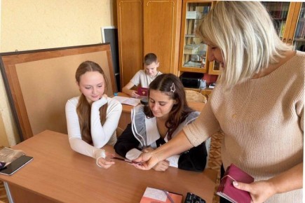 Червонопартизанская школа поблагодарила Госкомитет по ГО, ЧС и ПБ Хакасии за сотрудничество