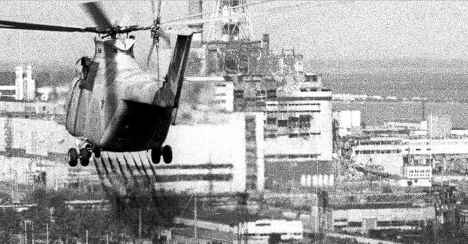 14 декабря. 1986. Принят в эксплуатацию комплекс защитных сооружений 4-го энергоблока Чернобыльской АЭС 1958