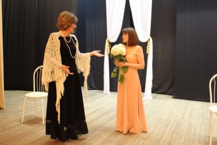 ОБЗОР ПРЕССЫ «ДОНБАСС ВОСТОЧНЫЙ»: Две крутые перемены в жизни одной женщины