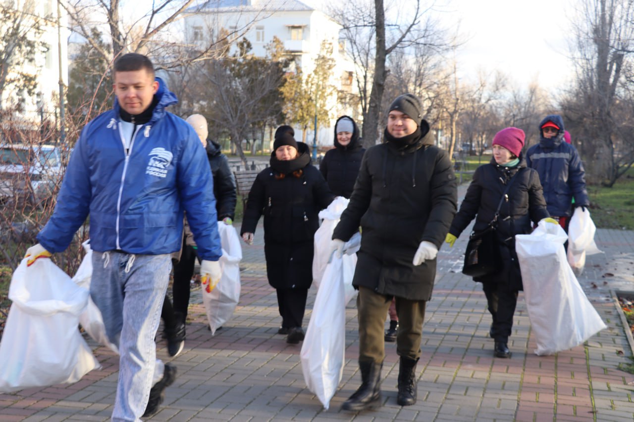 В Северодонецке продолжаются субботники при поддержке местного отделения партии "ЕДИНАЯ РОССИЯ"