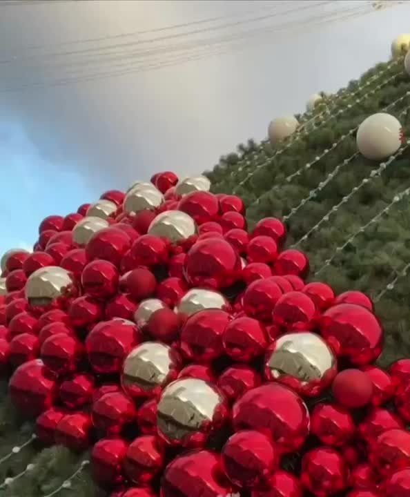 В этом году Новый год в Луганске обещает быть по-настоящему тёплым и живым