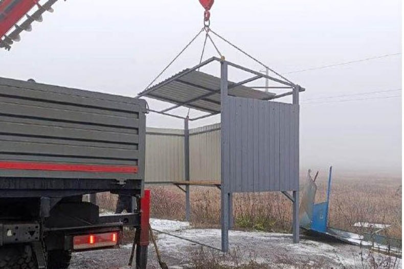 Аварийная бригада Тувы установила остановочный павильон в Свердловске