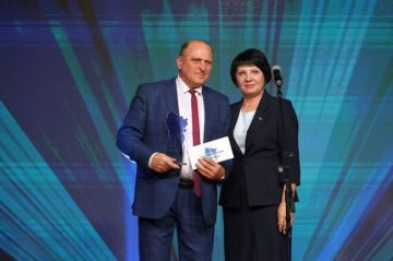 Начальник отдела по ОЖД с. Медвежанка Валерий Кравченко получил награду конкурса «Гордость местного самоуправления»