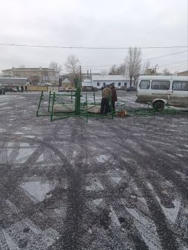 Андрей Рубанцов: В Ровеньках приступили к монтажу главной новогодней ёлки