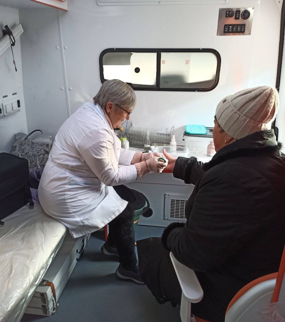 Передвижной ФАП Славяносербской ЦРБ заботится о здоровье жителей села Богдановка