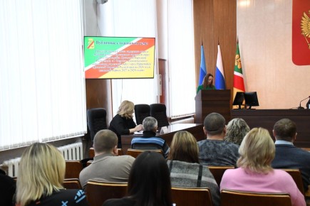 В Первомайске под председательством Светланы Пшеничниковой состоялись публичные слушания по проекту решения Совета городского округа город Первомайск Луганской Народной Республики «О бюджете муниципального образования...