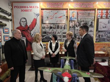 ����� ���: � ������������� ����� � 3 ���������� ������������� �����������, ����������� ������ ���� ��������� ��������� � 80-����� ������ � ������� ������������� �����