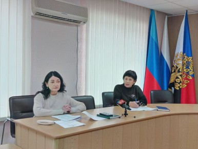 Сегодня в Администрации городского округа город Ровеньки состоялось рабочее совещание по подготовке к Новогодним праздникам