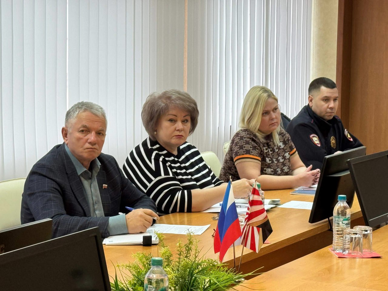 Под председательством заместителя главы Администрации Краснолучского городского округа Елены Чуприной, при участии представителей налоговой службы, правоохранительных органов, пенсионного фонда, Совета округа, состоялось...