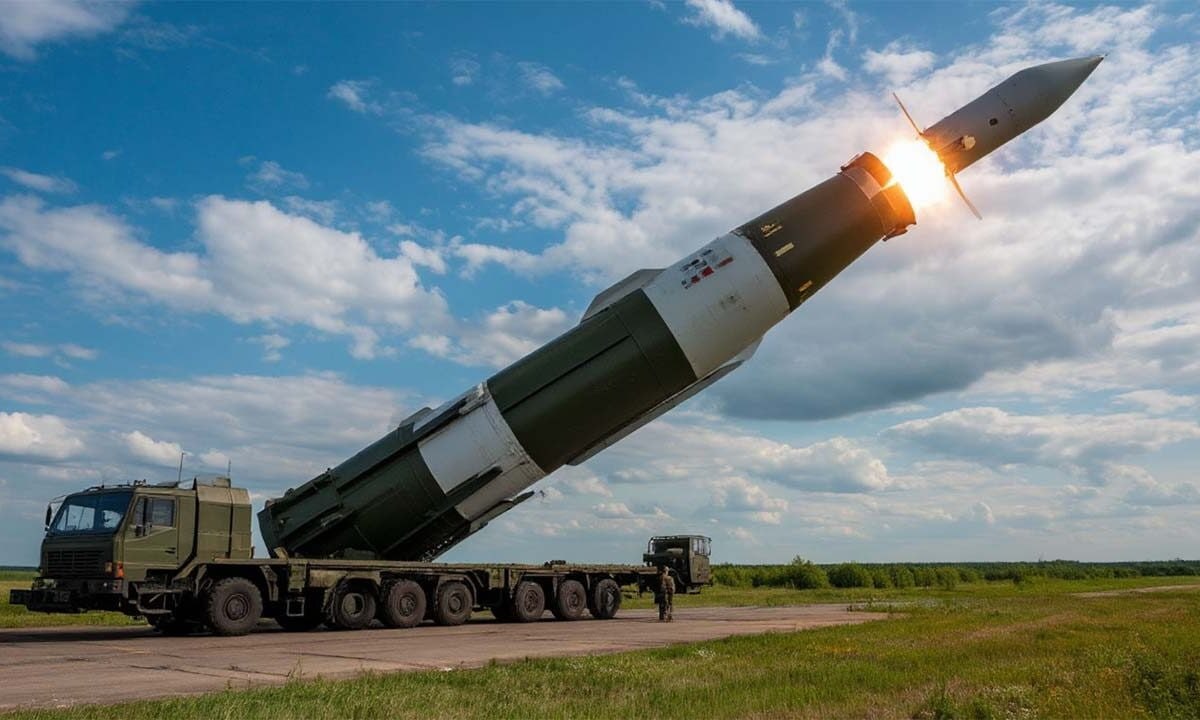 Новейший российский ракетный комплекс «Орешник» прибыл в Белоруссию и заступает на боевое дежурство, заявил президент Республики Александр Лукашенко