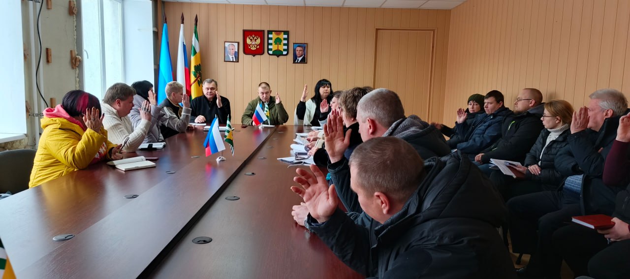 16.12.2025 в здании Администрации округа состоялись публичные слушания по проекту решения «О бюджете муниципального образования городской округ город Рубежное Луганской Народной Республики на 2026 год и плановый период 2027...