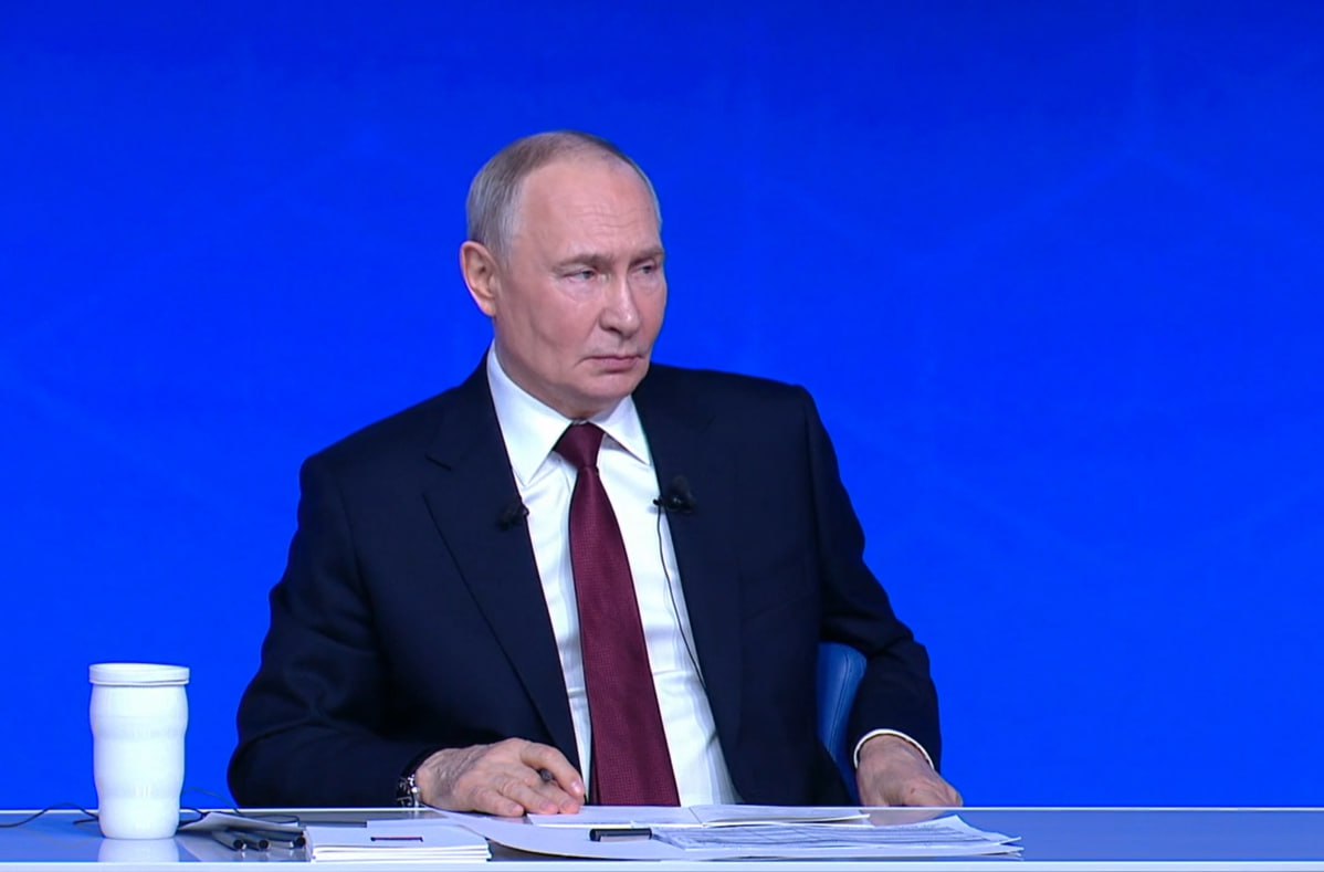 «Не будет новых операций, если Запад будет относится к РФ с уважением, если не будут "надувать" Москву, как это было с нерасширением НАТО на Восток», — Владимир Путин в ответ на вопрос журналиста BBC о будущем России