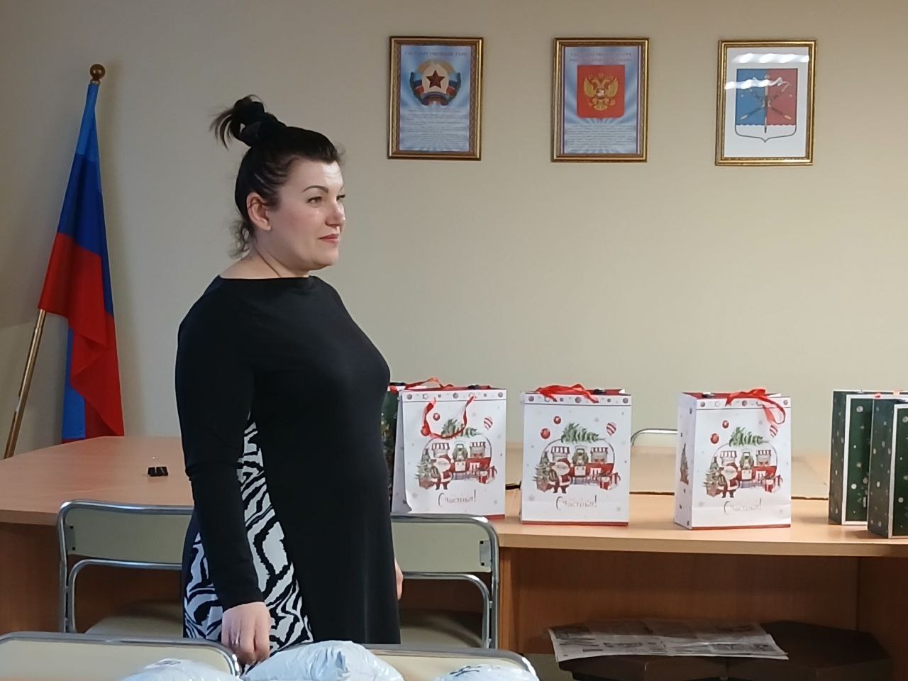 Альберт Зинченко: Сегодня заместитель Главы Администрации Станично-Луганского МО Анна Кулиш и председатель Совета Станично-Луганского МО Татьяна Пономарева посетили Комплексный центр социального обслуживания населения для...