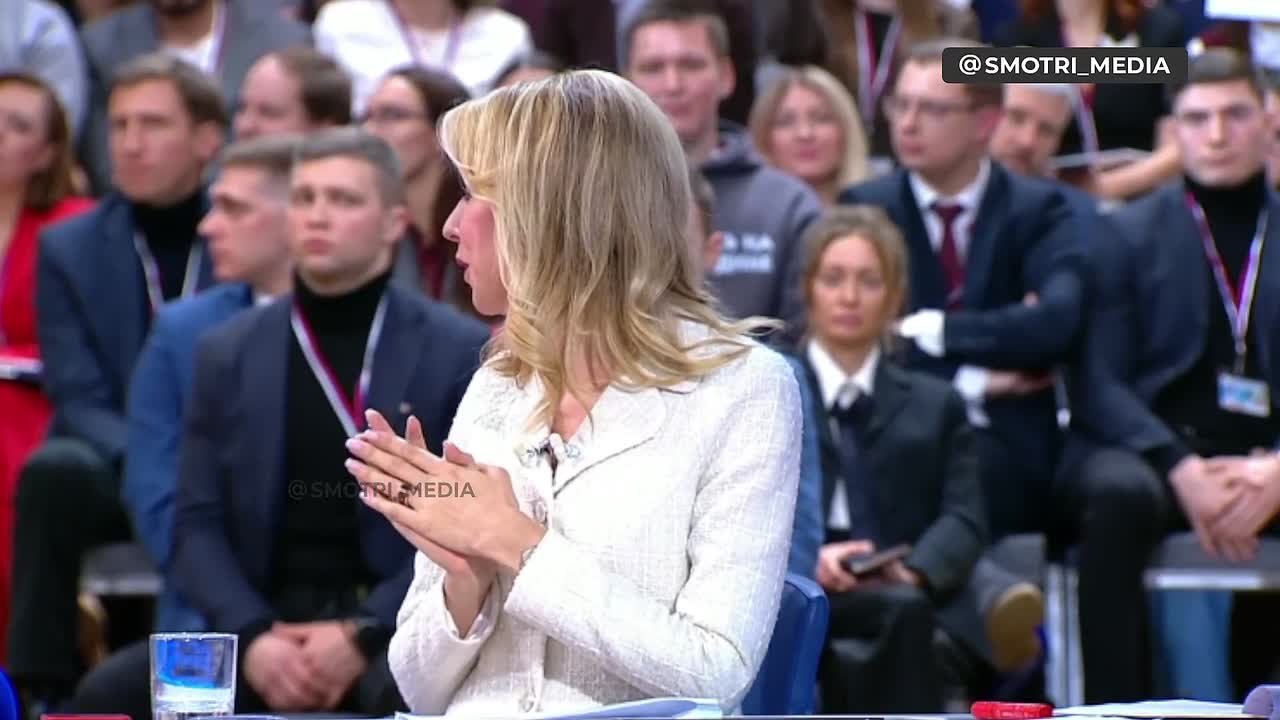 Девушка уральского журналиста, сделавшего предложение на Прямой линии Путина, ответила согласием #Путин