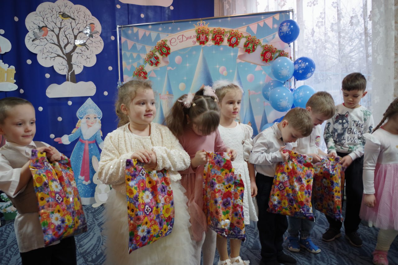 Сергей Крамаренко: В светлый и долгожданный праздник – Дня святителя Николая Чудотворца посетил детский сад в селе Степовое и поздравил ребят с этим добрым зимним днем