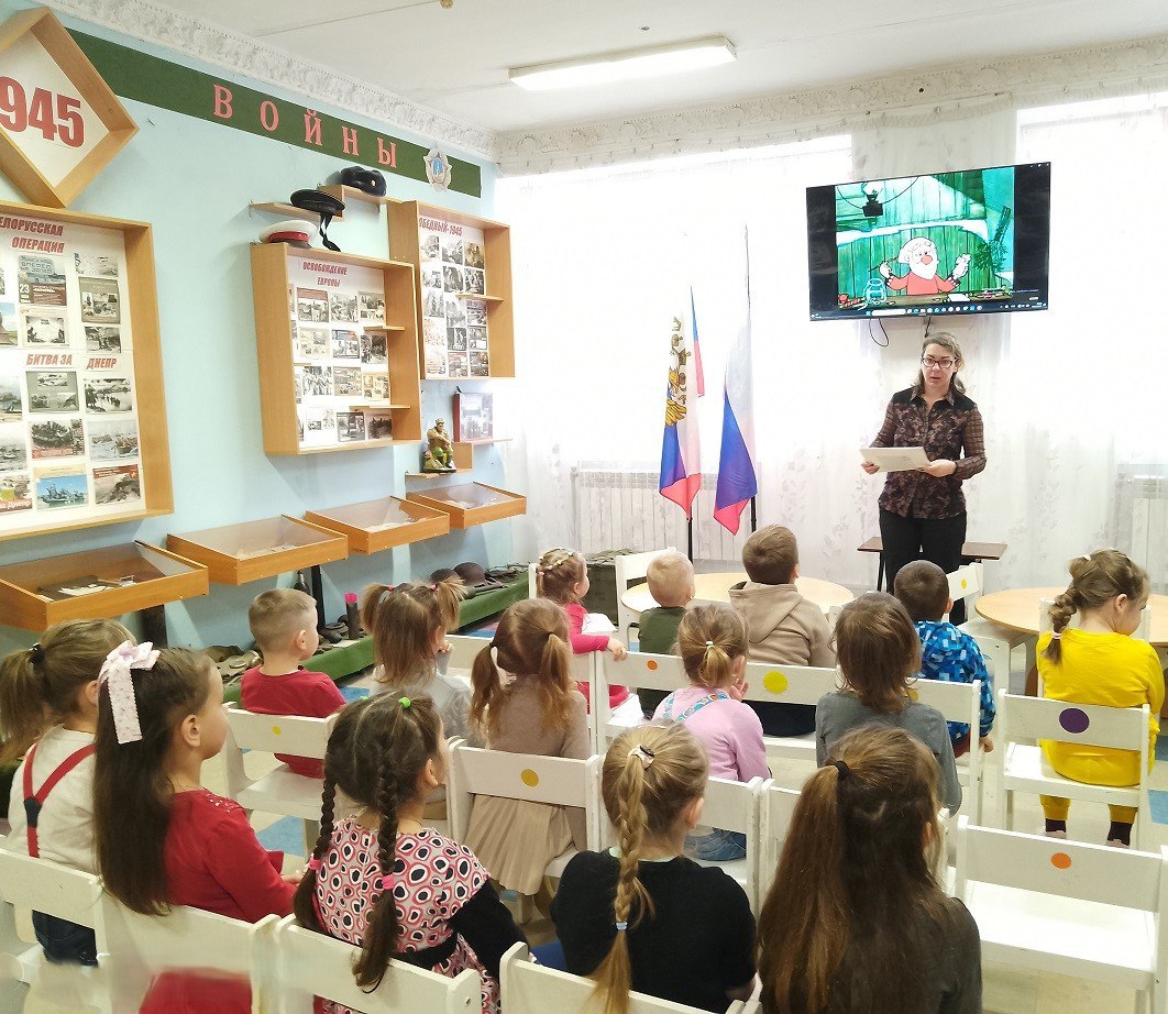 "В ГОСТИ К ДЕДУШКЕ МОРОЗУ"