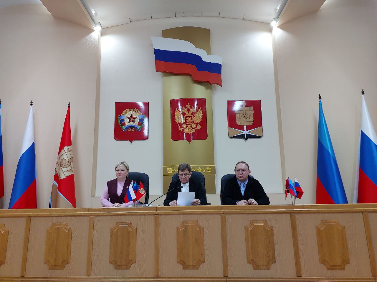 Состоялось очередное заседание Совета городского округа город Алчевск, на котором был рассмотрен главный вопрос повестки дня – принятие бюджета округа на 2026 год и плановый период 2027 и 2028 годов