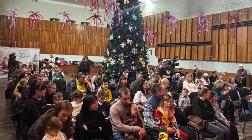 Открытие Профсоюзной елки состоялось в Луганске