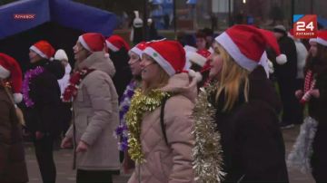 Главную городскую новогоднюю елку открыли в Алчевске