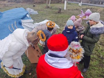 19 декабря, в светлый праздник Дня Николая Чудотворца, сотрудники Малоивановского Дома культуры совместно с заведующей библиотекой № 6 подготовили для ребят насыщенную и разнообразную поздравительную программу