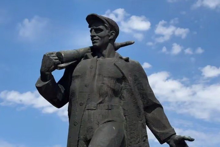 В Стаханове почтили память Героя Социалистического Труда