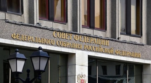 Совфед уточнил условия выплаты пенсий для силовиков ЛНР и ДНР Сенаторы приняли закон, уточняющий условия выплаты пенсий сотрудникам силовых структур, вставших на защиту Донбасса в 2014 году. Как отметила представитель ЛНР в...