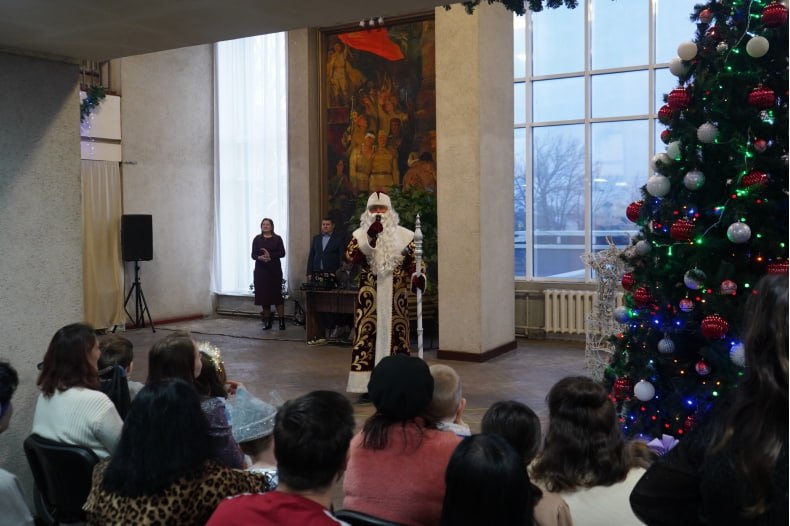 Свердловские единороссы поздравили детей муниципалитета с Днем Святителя Николая