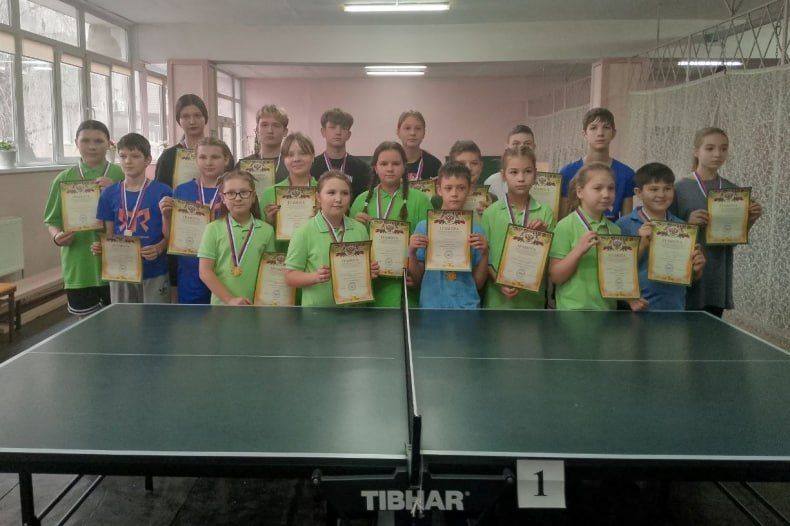 Быстрая ракетка. На базе в Свердловской спортивной школы № 2 проведено Первенство по настольному теннису среди юношей и девушек