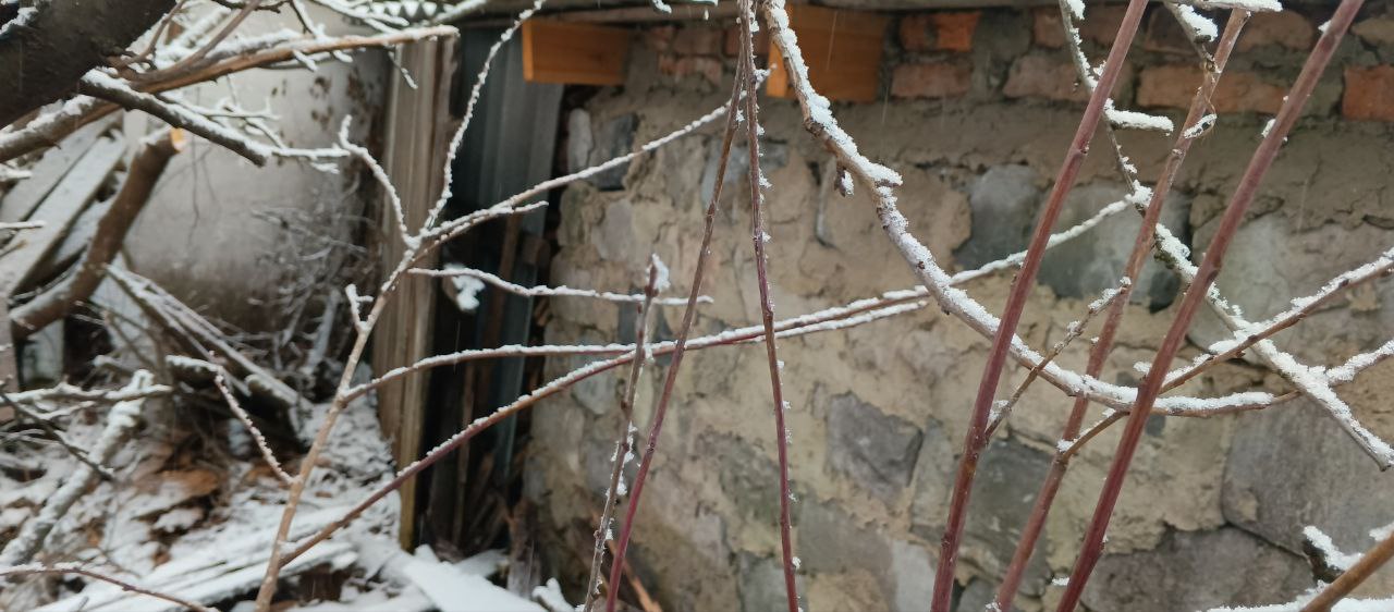 23.12.2025 специалистами отдела управления архитектуры, градостроительства и земельных отношений Администрации городского округа город Ровеньки рассмотрено обращение по вопросу смежного землепользования с соседями