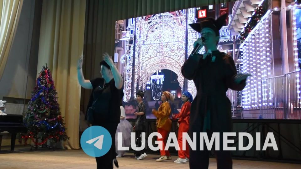 Для детей Кировска состоялся утренник «Новогодняя сказка»