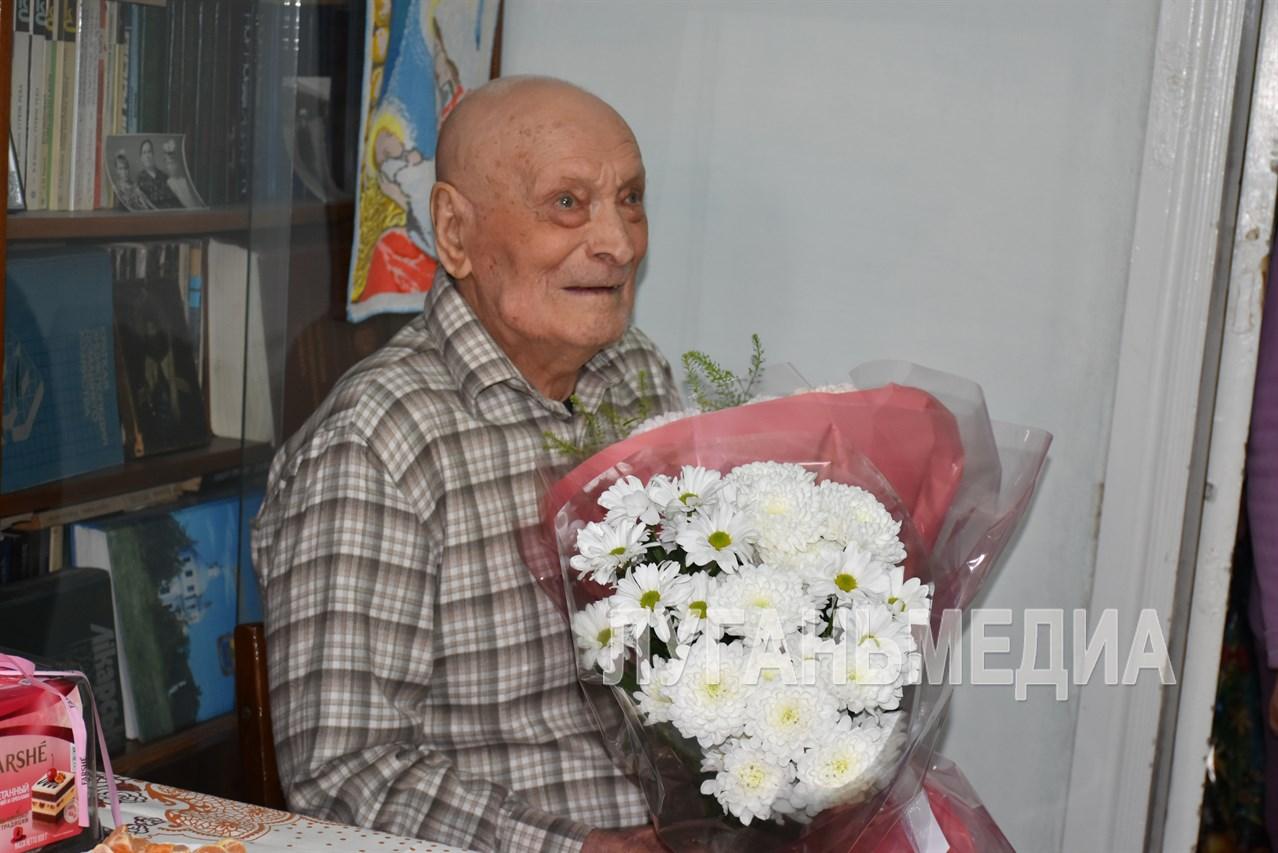 В Новопскове поздравили с 101-летием ветерана Великой Отечественной войны