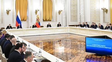 Путин предложил создать рейтинг 100 худших колледжей и университетов России