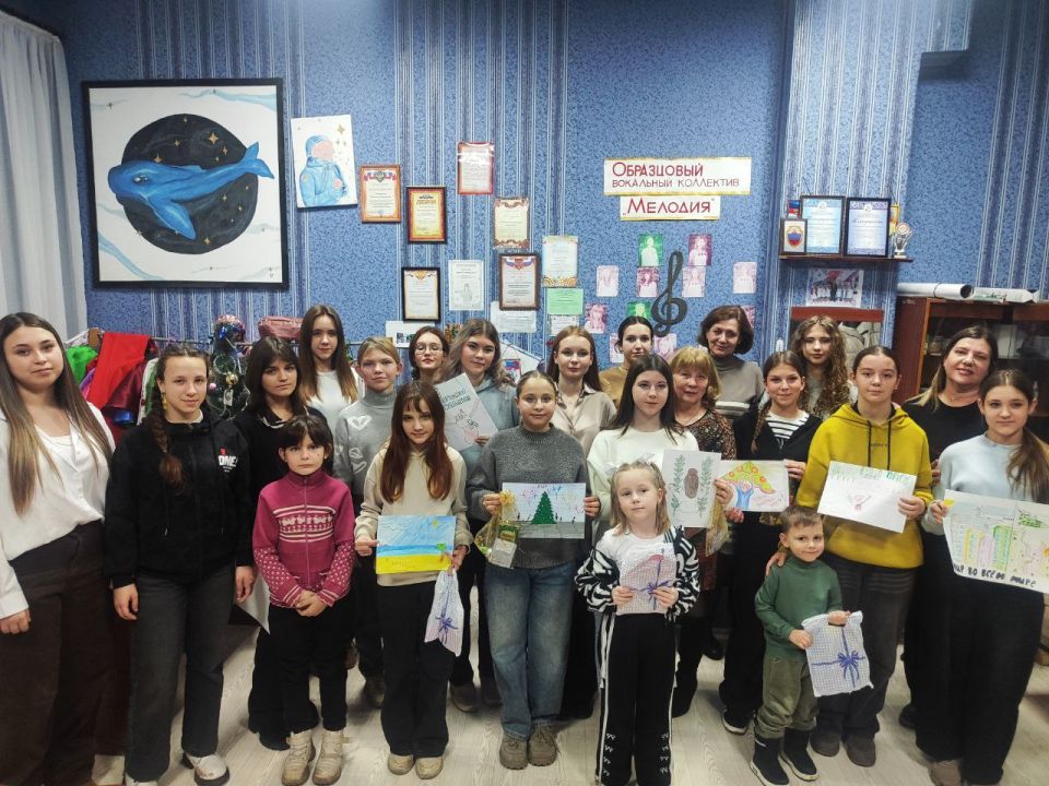 В Кировском городском Дворце культуры состоялась выставка детских рисунков «Мое Новогоднее желание»