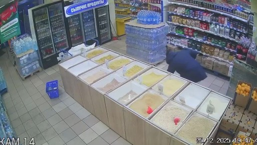 Донецкие полицейские обезвредили мужчину, открывшего стрельбу в супермаркете