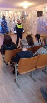 Сотрудники Госавтоинспекции проводят профилактические встречи со школьниками