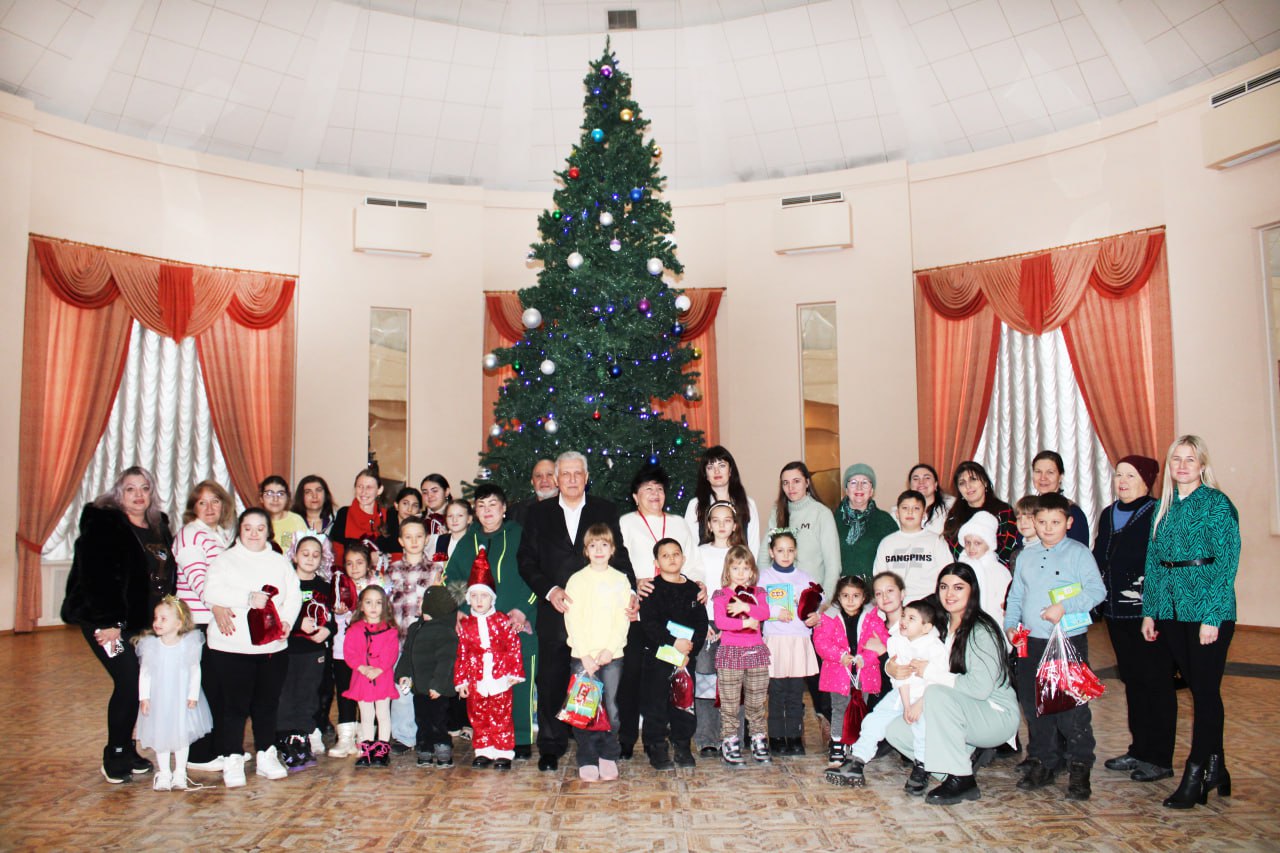 Новый год — праздник дружбы и единства народов Луганщины
