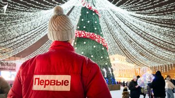 Первые на главной новогодней ёлке Республики