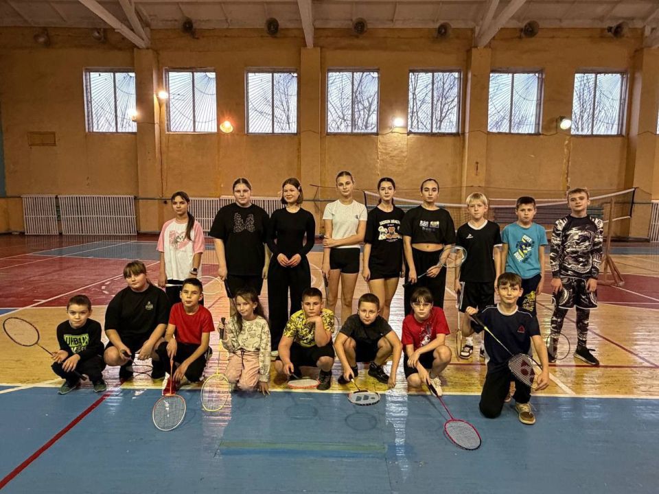 Предновогодний турнир по бадминтону среди спортсменов секции Петровского комплекса спортивных сооружений