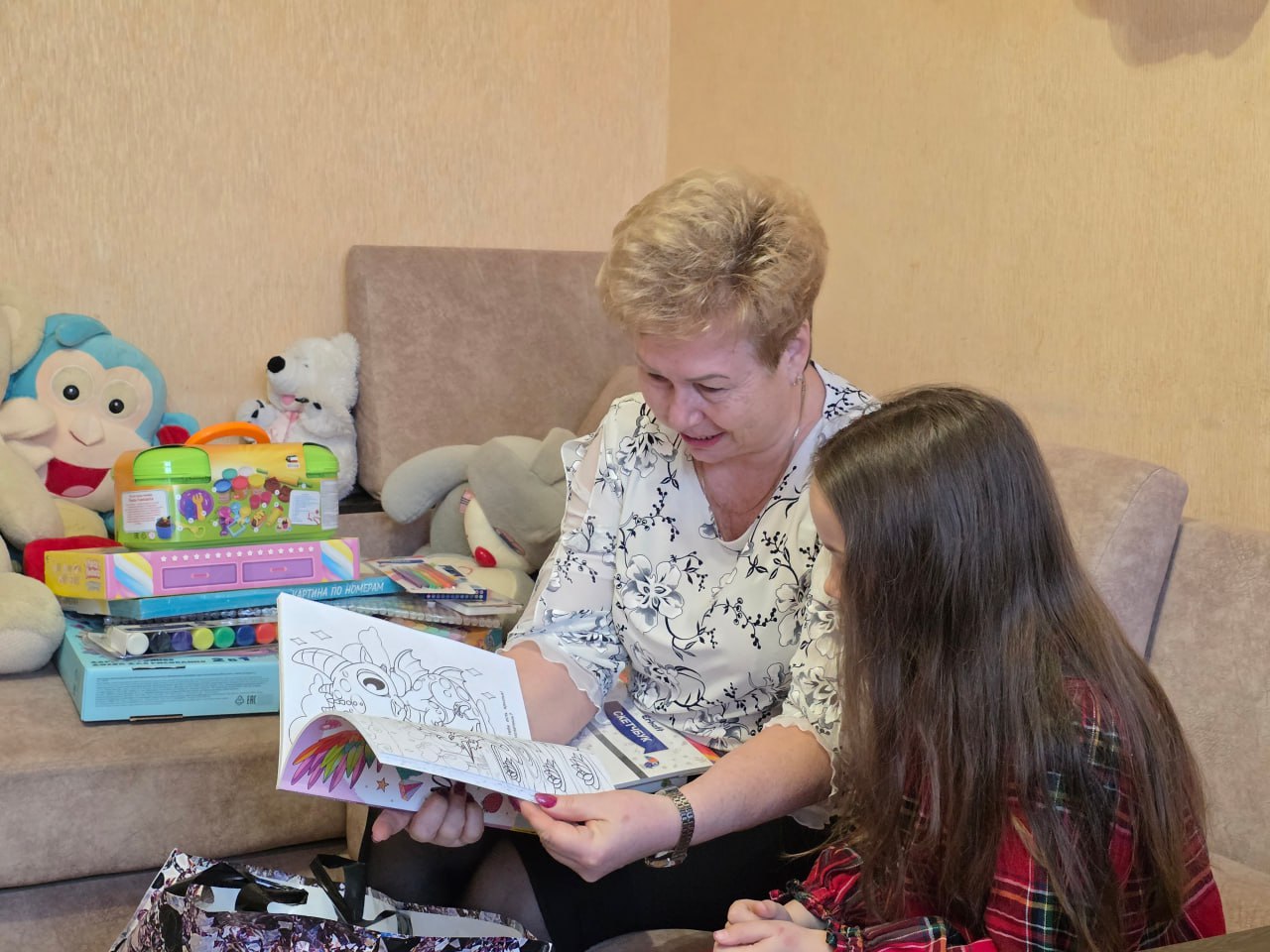 Сенатор России исполнила желание юной краснолучанки