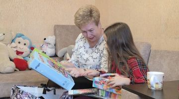 Сенатор РФ от ЛНР Ольга Бас осуществила мечты двух юных жительниц Республики в рамках акции «Елка желаний»