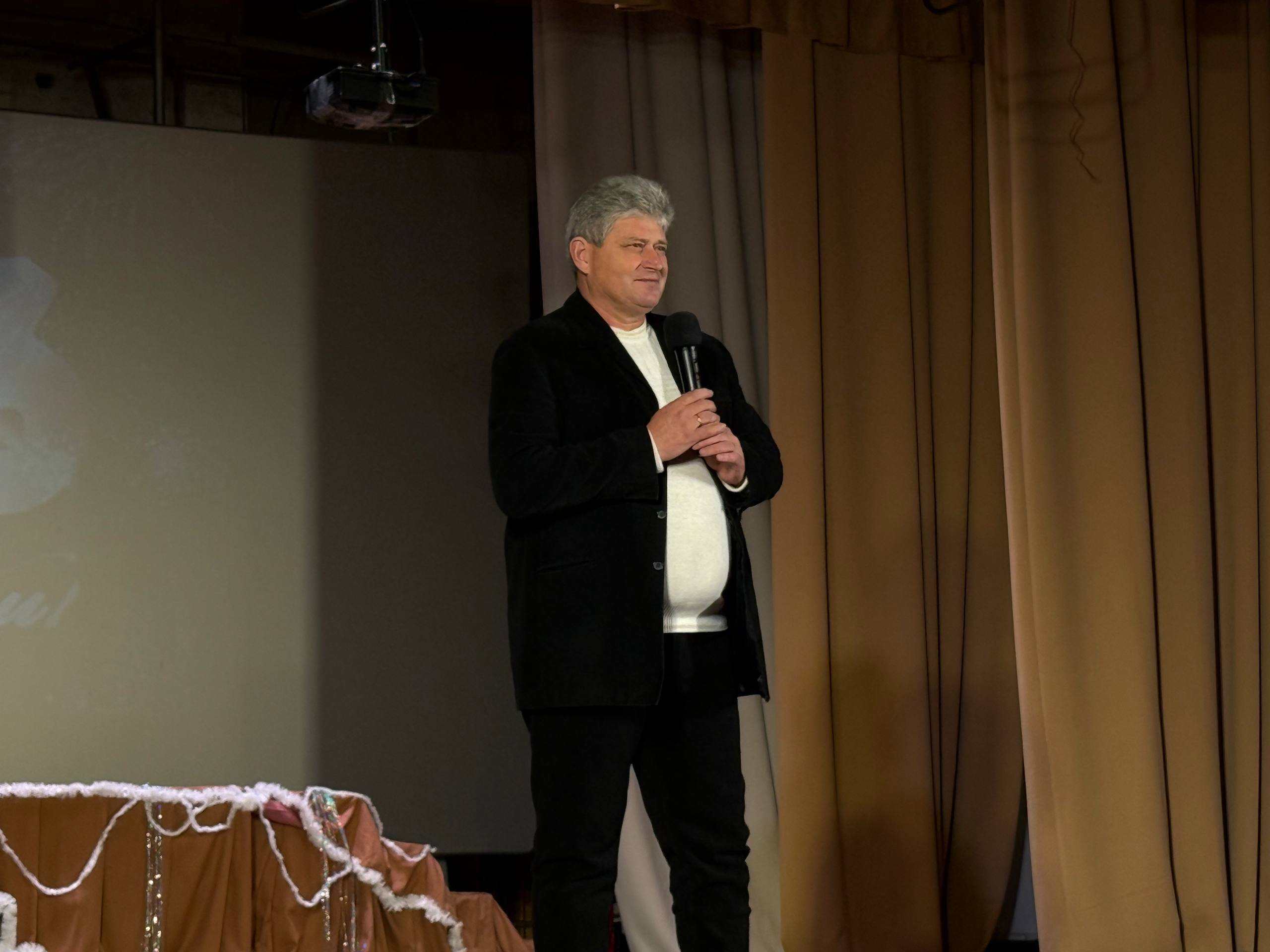 Новогодний концерт в Меловском муниципальном округе: праздник полный волшебства!