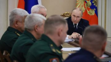 Владимир Путин провел совещание о ситуации в зоне специальной военной операции и обратился к военнослужащим Вооруженных сил России
