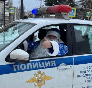 В преддверии Нового года сотрудники региональной Госавтоинспекции поздравили своих помощников-ребят из отрядов ЮИД