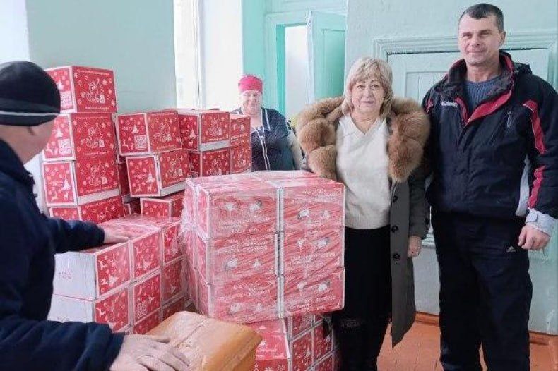 Дети Свердловска получили новогодние подарки от Тувы