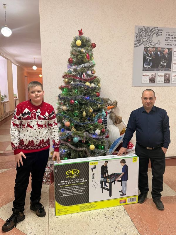 Накануне Нового года проходит одна из самых теплых и трогательных акций — «Ёлка желаний»